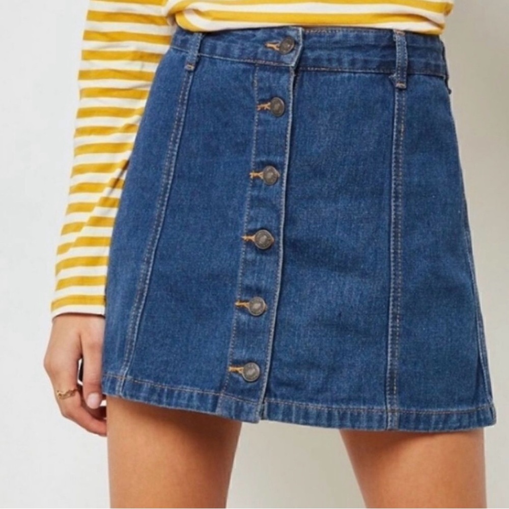 Forever 21 Denim Button-Front Skirt EUC‎ Like New!
